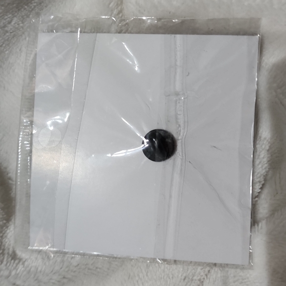 Heart on fire Enamel Pin - Picture 2 of 3